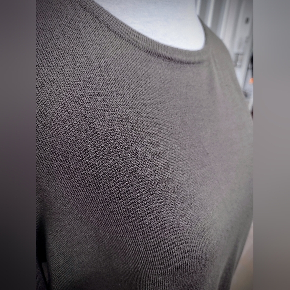 Like New W's Medium Doncaster Sport Dark Olive Green 3/4 Sleeve Blouse 80% Silk - Picture 3 of 12